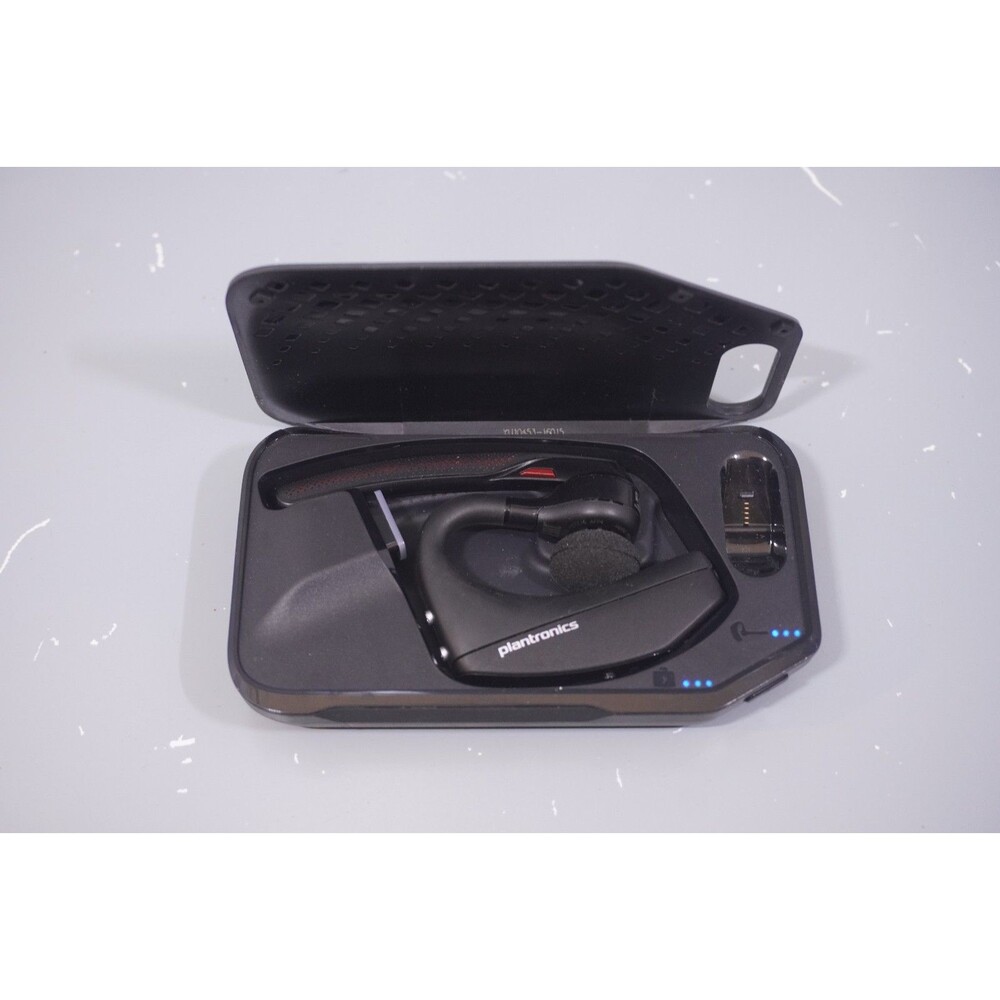 Plantronics Voyager 5200 UC Black Bluetooth Headset And Power Bank